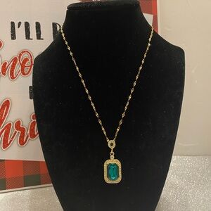 - ANGIE STATEMENT NECKLACE